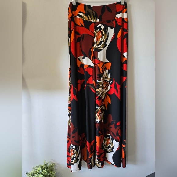 COCO BIANCO Floral Wide-Leg Pants In Black and Red. Size Small - Picture 4 of 9